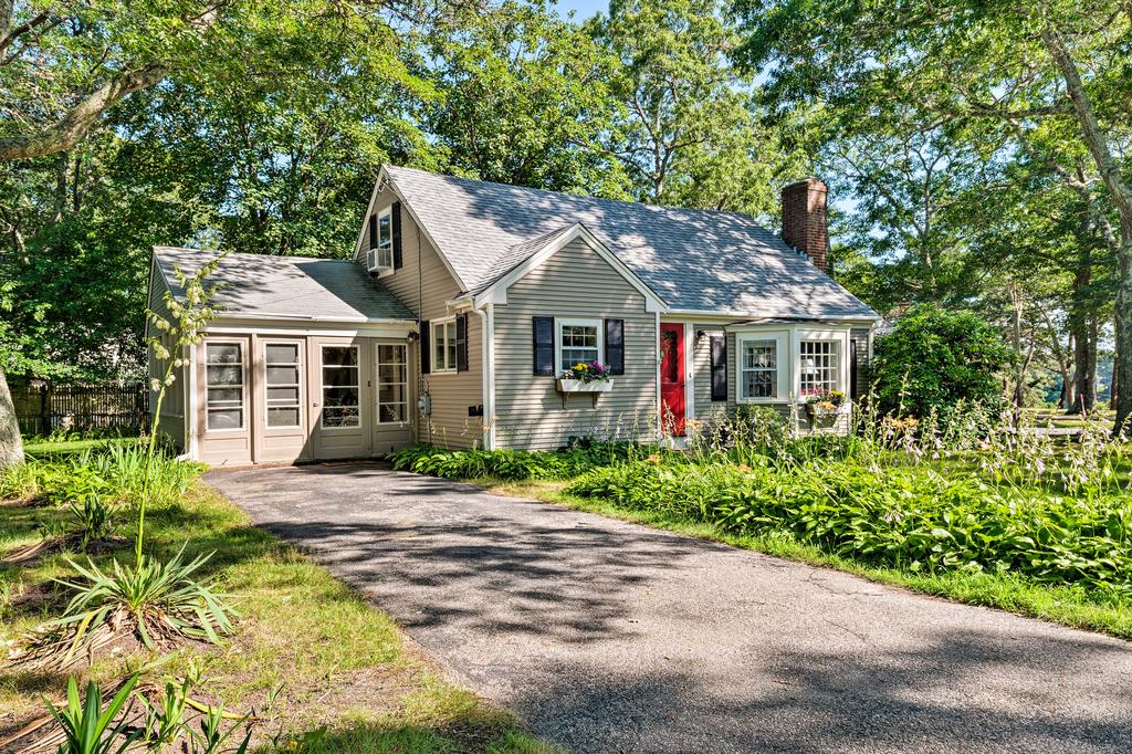 Cape Cod House With Grill And Yard - Drive To Beach! - thumb 1