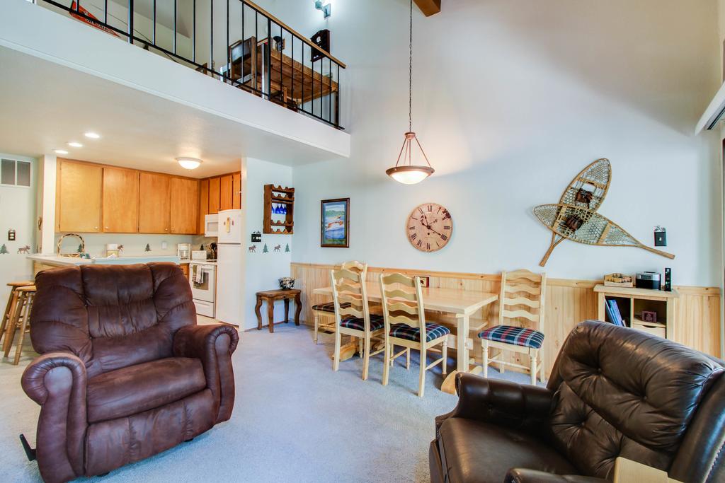 Carnelian Woods Charm - thumb 1