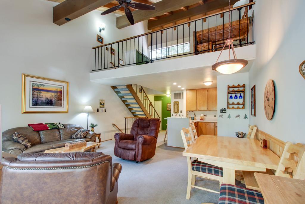 Carnelian Woods Charm - thumb 2