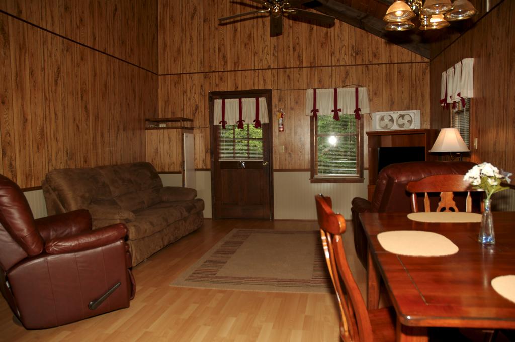 Carolina Landing Camping Resort Luxury Cabin 7 - thumb 2