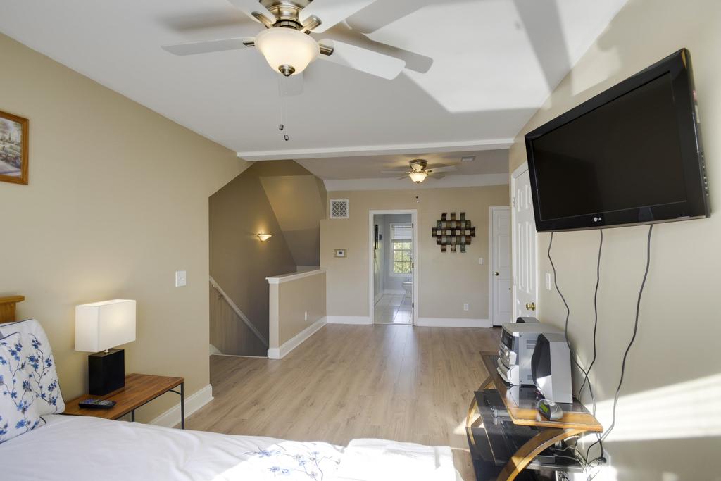 Carolina Waterfront Rentals - Arco Townhouse - thumb 2