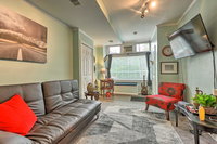 Carriage House Apt - Walk to Museums  Dining USA Accommodation