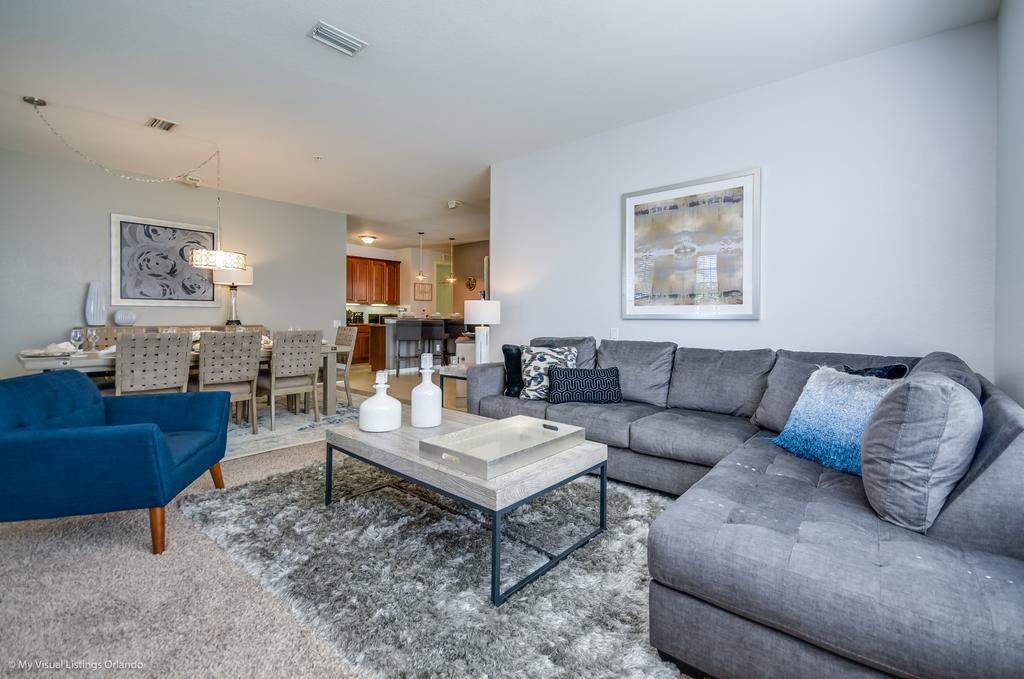 Casa Lucia Lakeview Condo - thumb 2