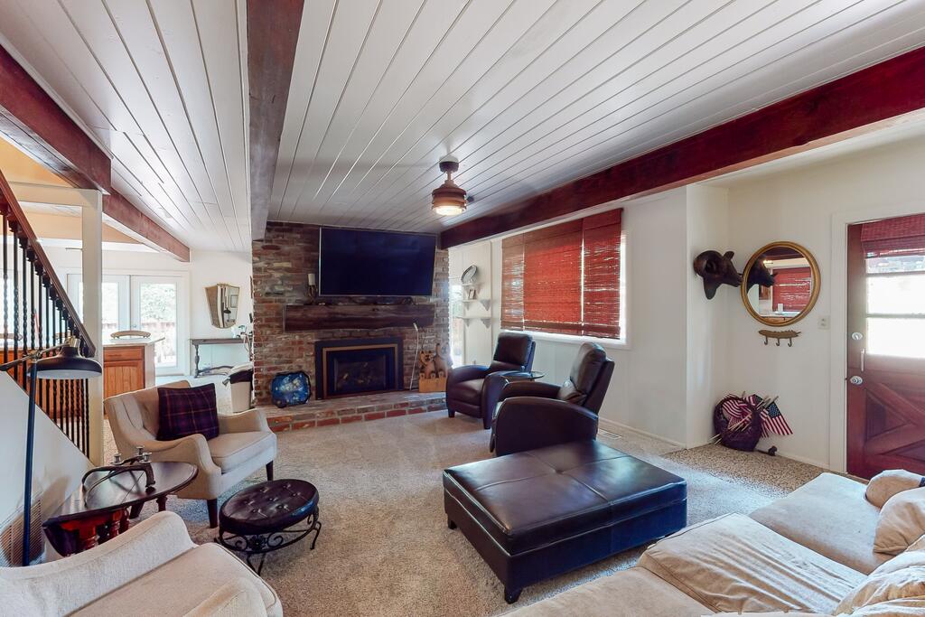 CC Cabin - thumb 1