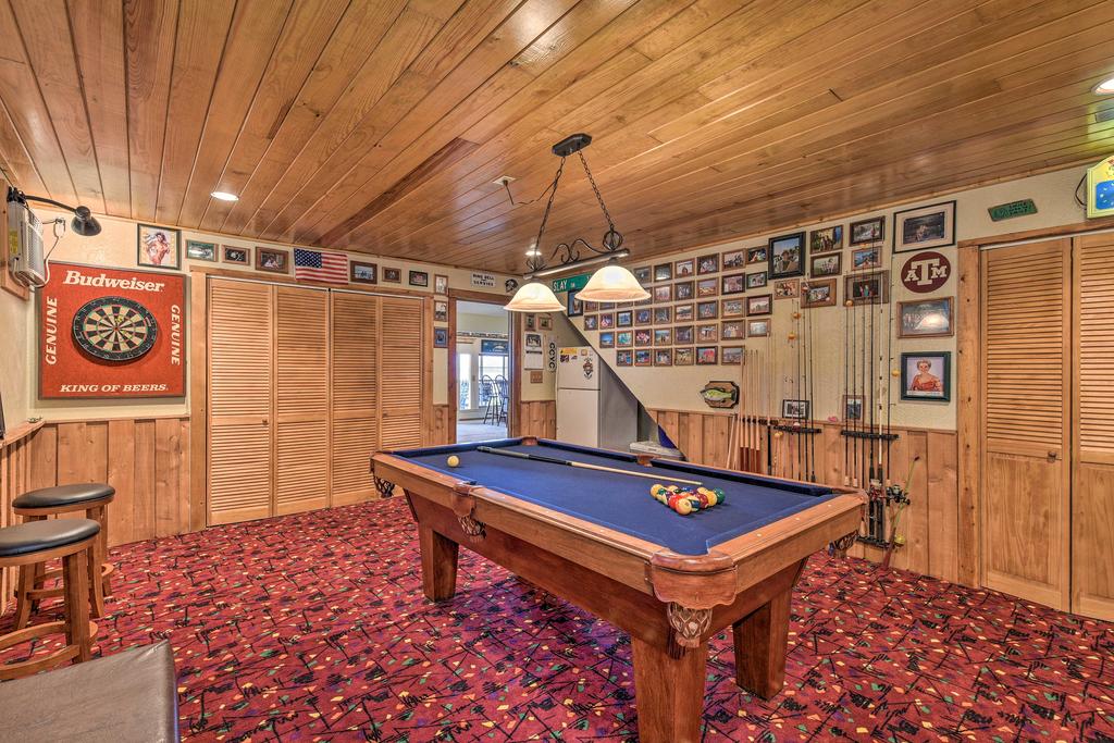Cedar Creek Lakefront Home With Dock&Game Room! - thumb 1