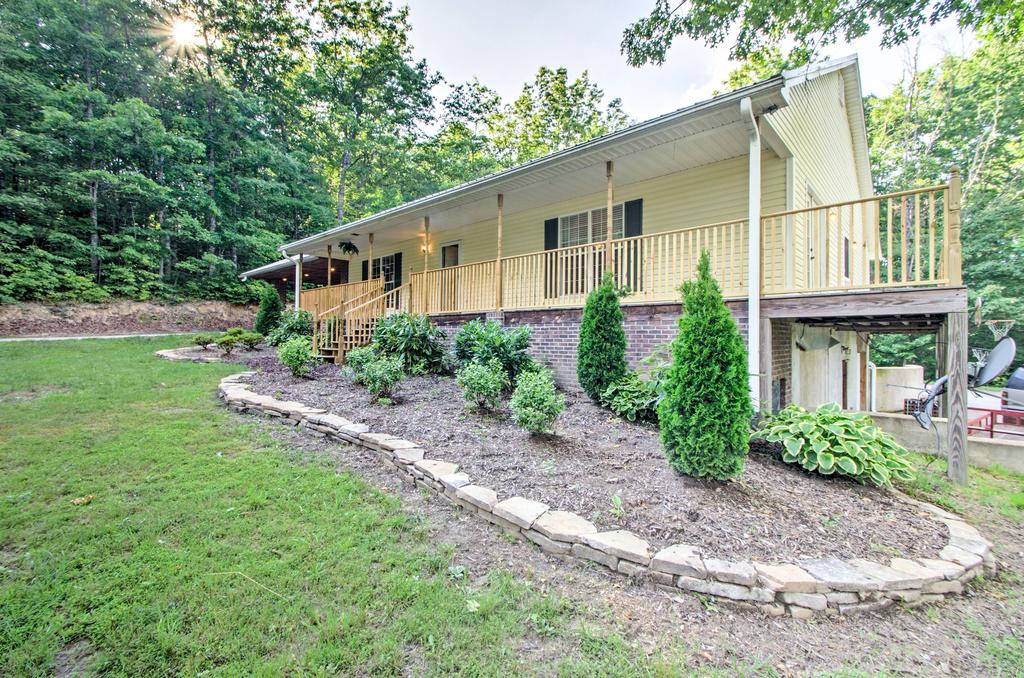Cedar Mountain House On 12 Acres - Near Trails! - thumb 0