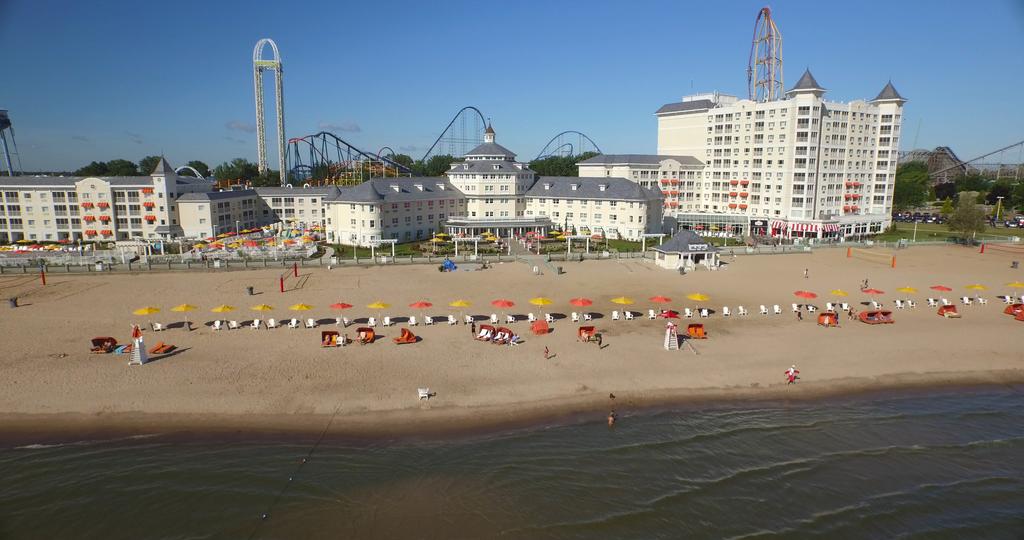 Cedar Point Hotel Breakers - thumb 0