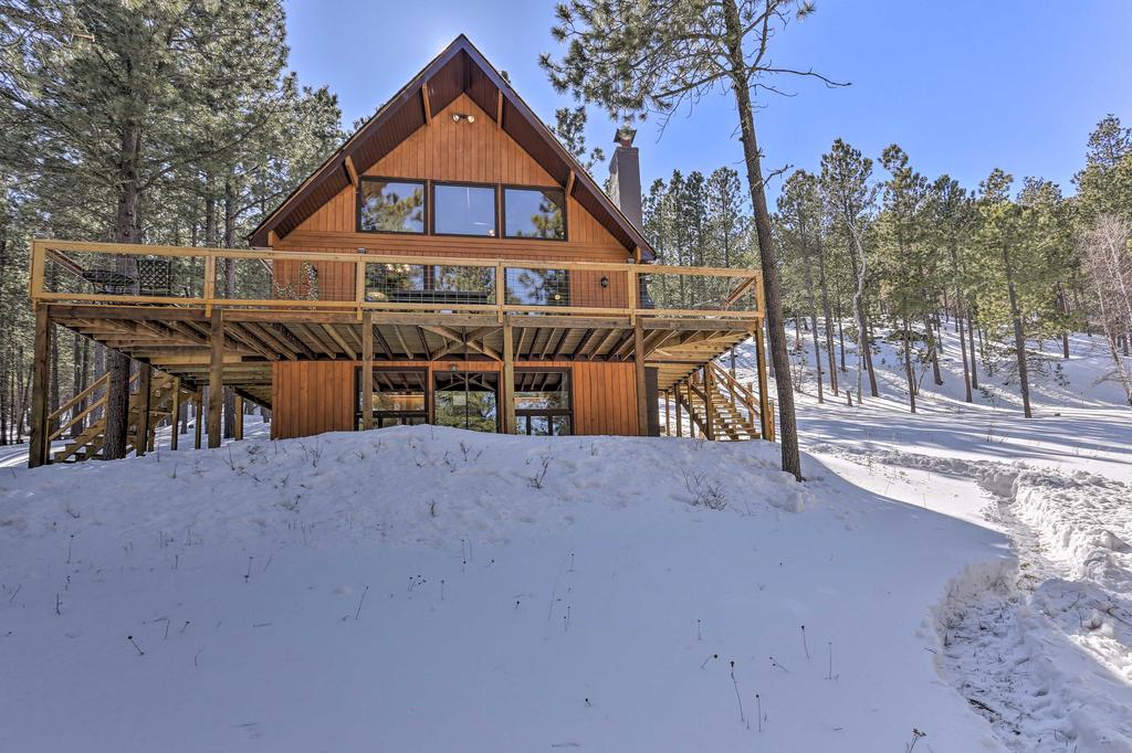 Central Black Hills Cabin With Loft & Wraparound Deck - thumb 2
