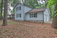 Central Duluth Home w/ Yard 25 Mi. to Atlanta Tourism Bookings