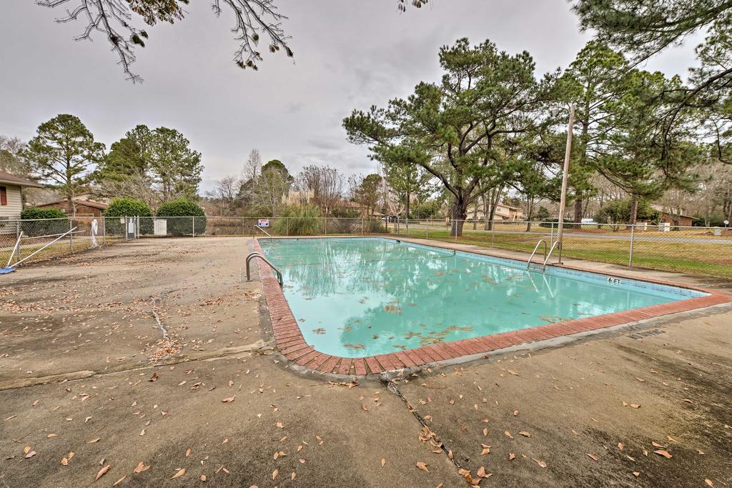 Chapel Hill Condo-2 Miles To UNC, 8 Miles To Duke! - thumb 3