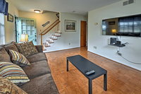 Chapel Hill Townhome with Pool - 5 Mins to UNC Campus USA Accommodation