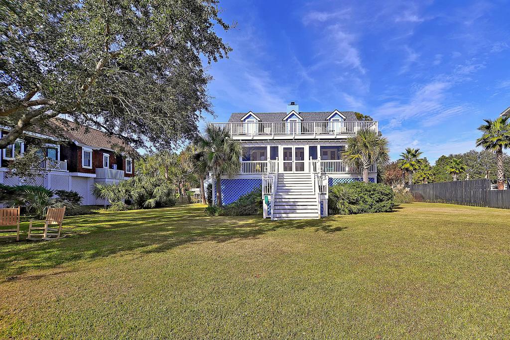 Charming Beach Home W/ Balconies & Lush Yard Home - thumb 0