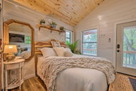Charming Broken Bow Studio Cabin with Jacuzzi Tourism Bookings