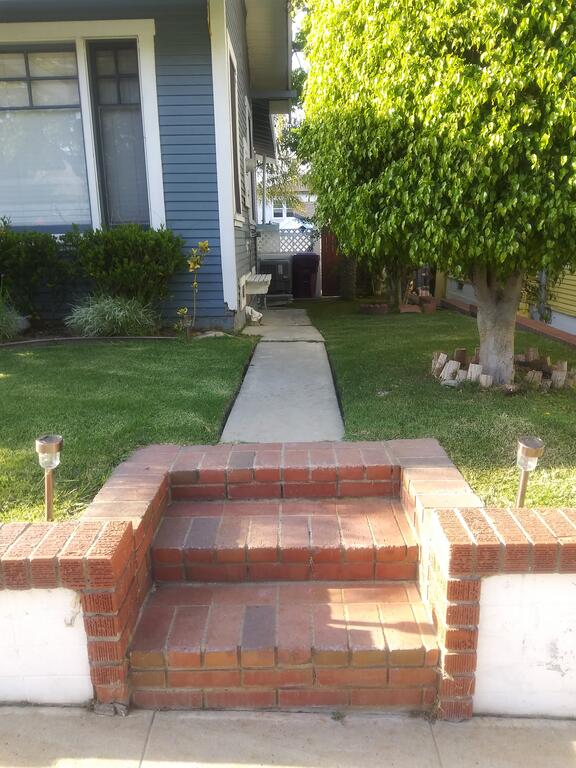 Charming Colonial Craftsman Cottage On Hillside - thumb 1