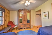Charming Cottage w/ Deck - 1.5 Mi to Downtown Tourism Bookings