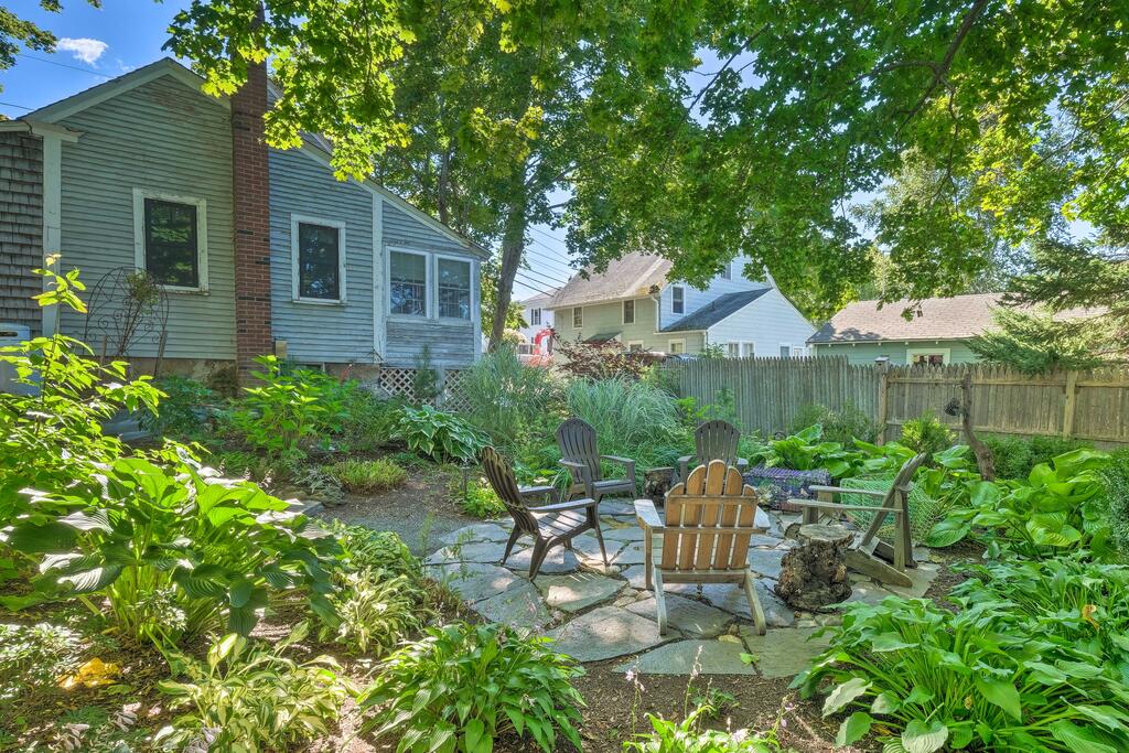 Charming Cottage With Terrace, Walk To Harbor! - thumb 1