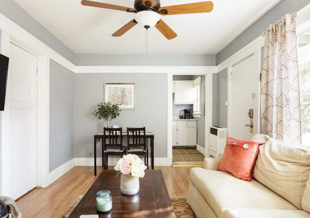 Charming Craftsman Close To Downtown Long Beach Attractions - thumb 3