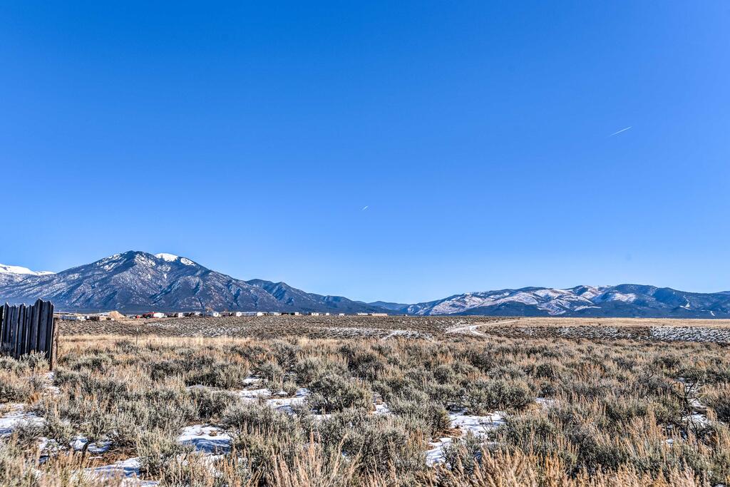 Charming Desert Hideaway 7.3 Miles From Taos! - thumb 2