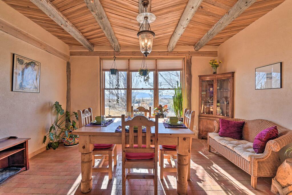 Charming Desert Hideaway 7.3 Miles From Taos! - thumb 1