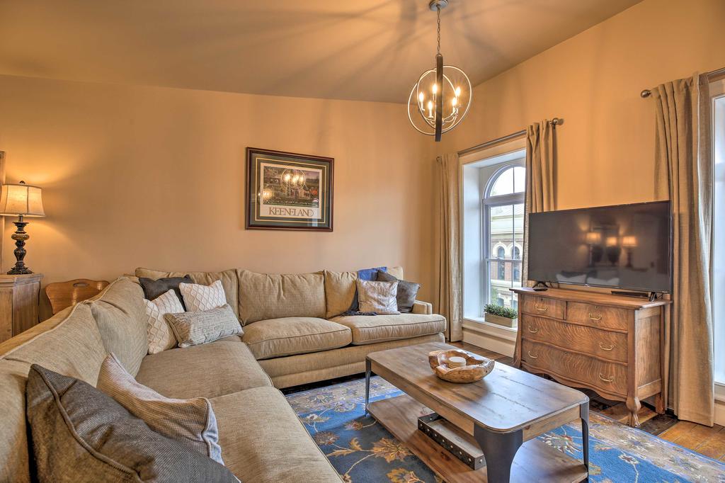 Charming Dwtn Retreat About 7Mi To KY Horse Park - thumb 0