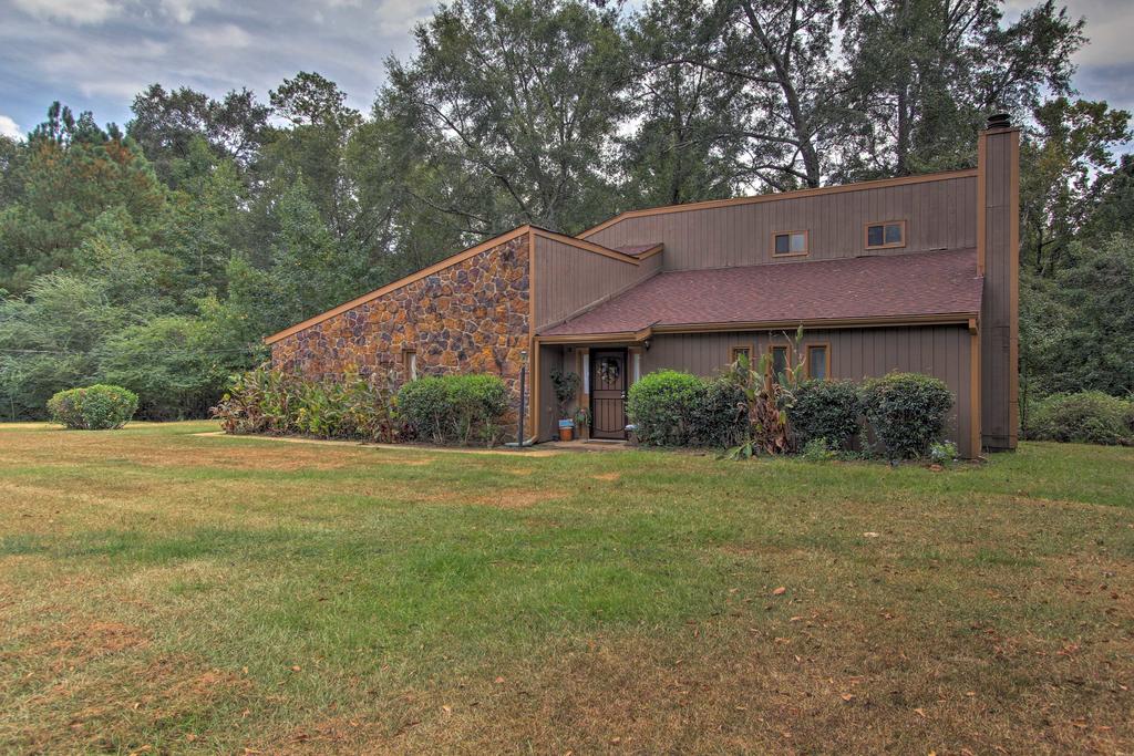 Charming Home With Deck And Wooded Views - 3 Mi To TU! - thumb 2