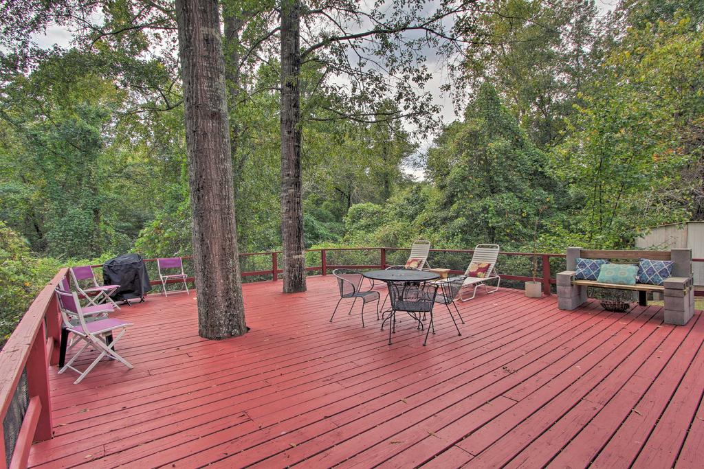 Charming Home With Deck And Wooded Views - 3 Mi To TU! - thumb 1