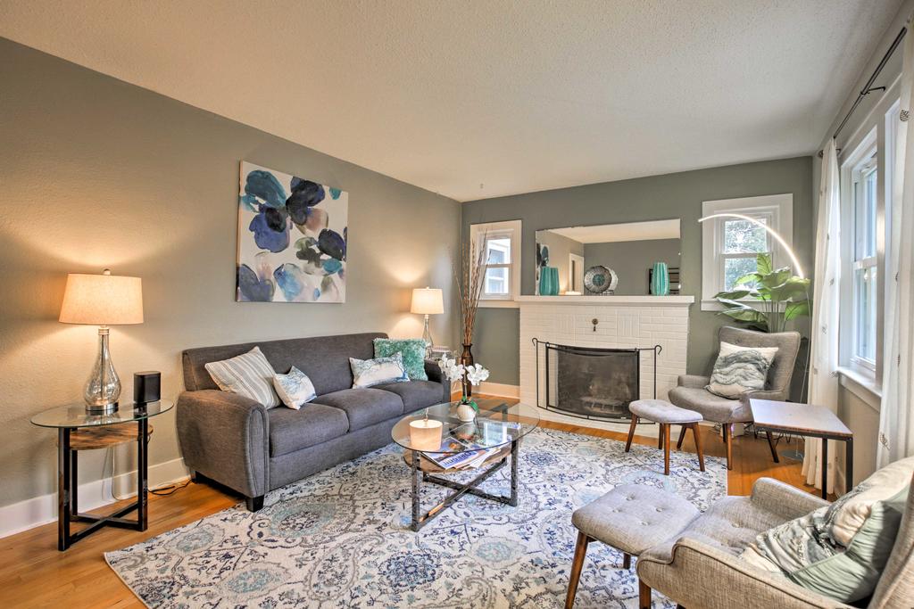 Charming Home With Yard - 5 Mins To Downtown Salem! - thumb 0