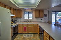 Charming Home-4 Mi to Lake Havasu  London Bridge USA Accommodation