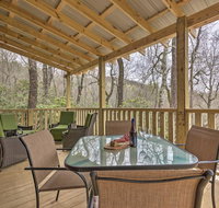 Charming Linville Mountain Studio with Deck  Views - USA Accommodation