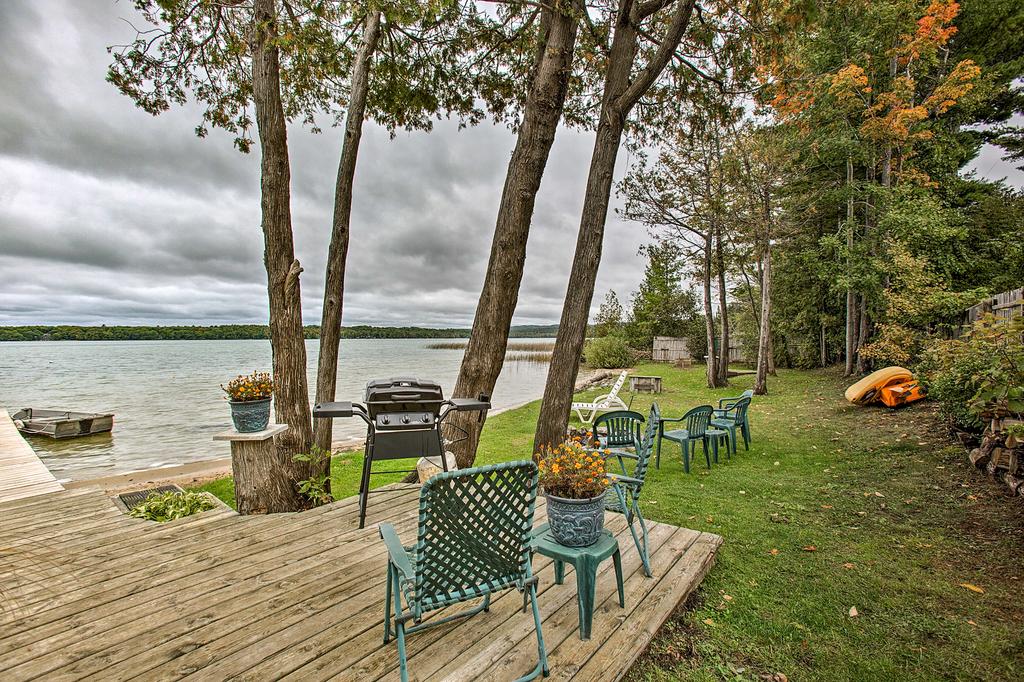 Charming Nautical Cottage On Little Traverse Lake! - thumb 1