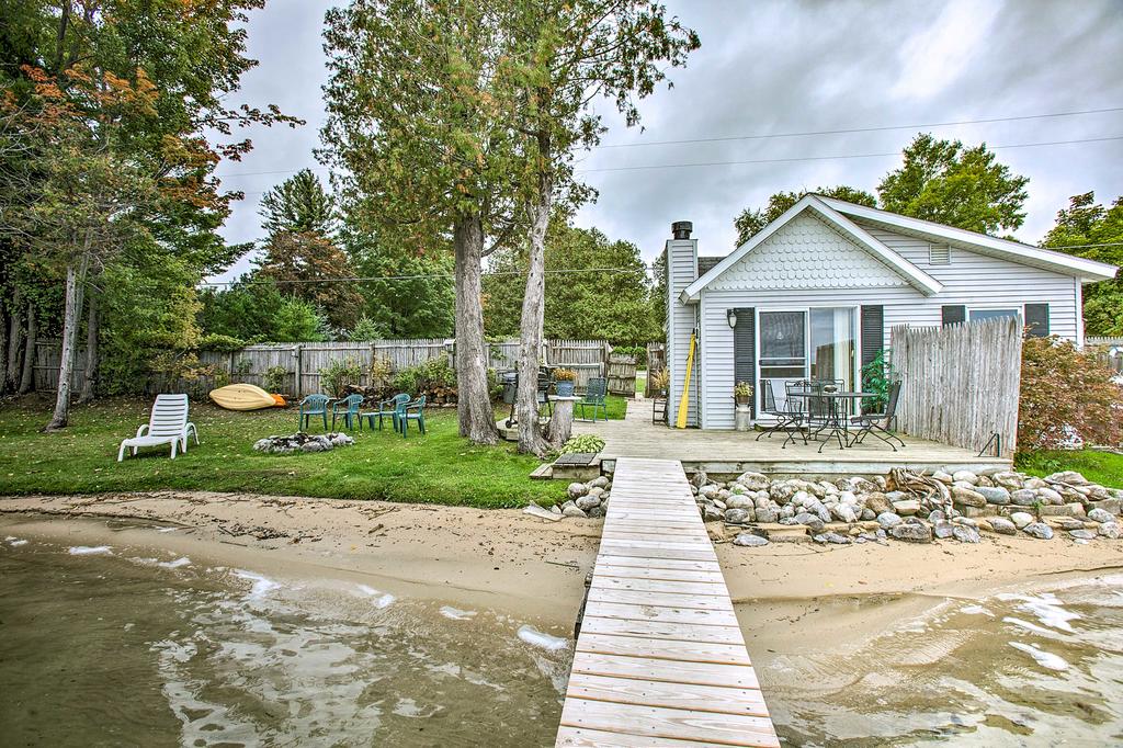 Charming Nautical Cottage On Little Traverse Lake! - thumb 0