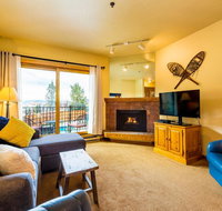 Charming Studio -Steps to Gondola, Skiing, Pool and Hot-Tub - Tourism Bookings