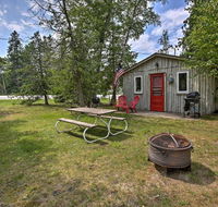 Charming Suttons Bay Cottage with Shared Waterfront - Students Accommodation