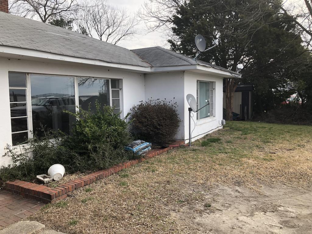 Charming Waterfront Cabin - thumb 2