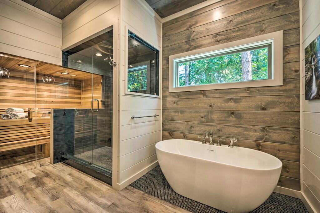 Chasing Rumors Cabin With Dry Sauna & Hot Tub! - thumb 1