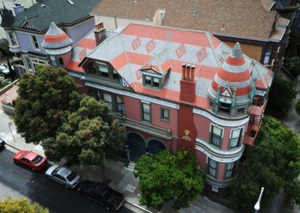 Chateau Tivoli Bed And Breakfast - thumb 2