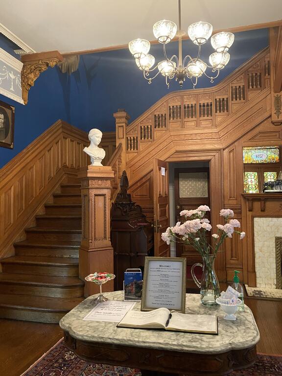 Chateau Tivoli Bed And Breakfast - thumb 3