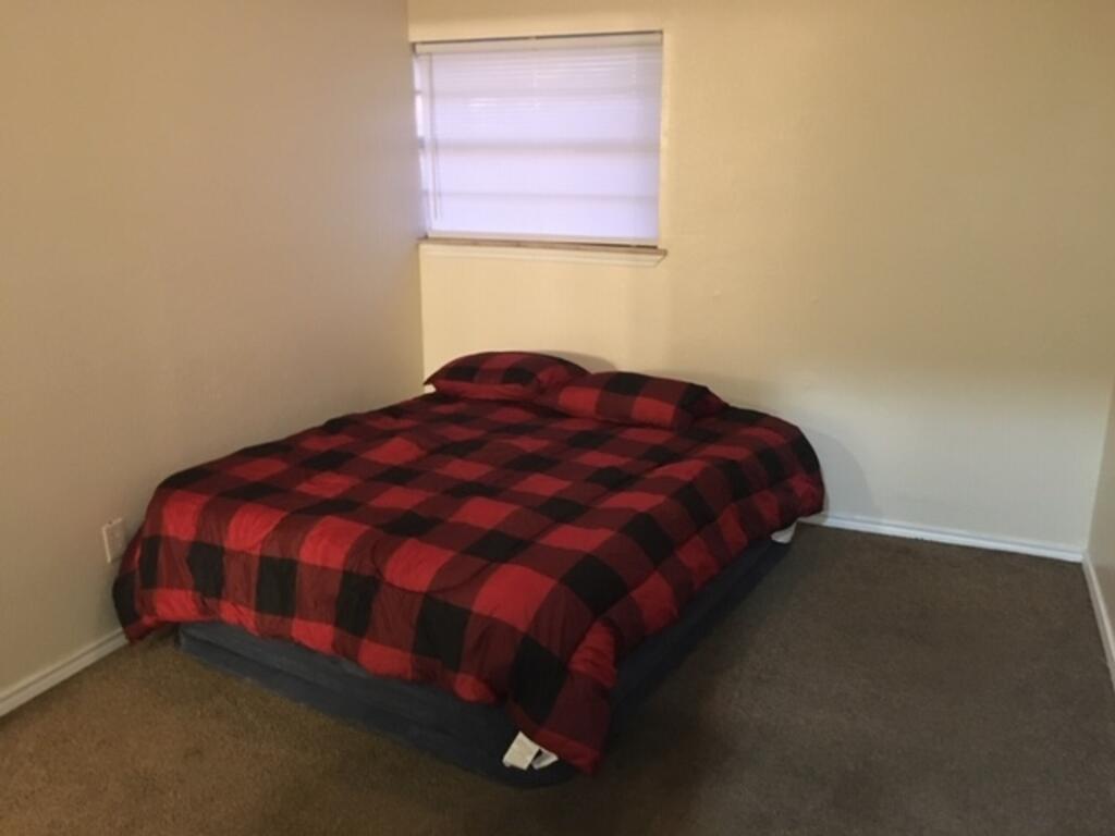 Cheapest Place Ever With A Kitchen And A Bathroom - thumb 2