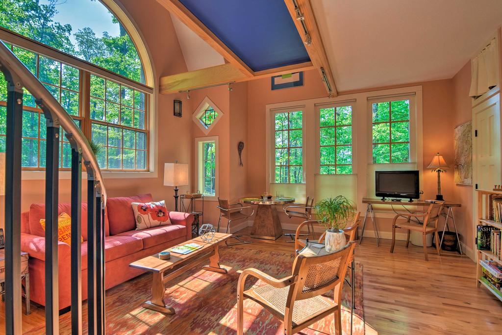 Cheery Hot Springs Studio With Deck & River Access! - thumb 3