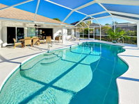 Chic Canalfront Home Home Tourism Bookings
