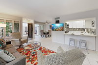 Chic Condo w/ Pool Balcony  1 Block to El Paseo condo USA Accommodation