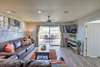 Chic Lakefront Condo with Overlooking London Bridge USA Accommodation