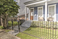 Chic New Orleans Duplex - Near Public Street Cars Tourism Bookings