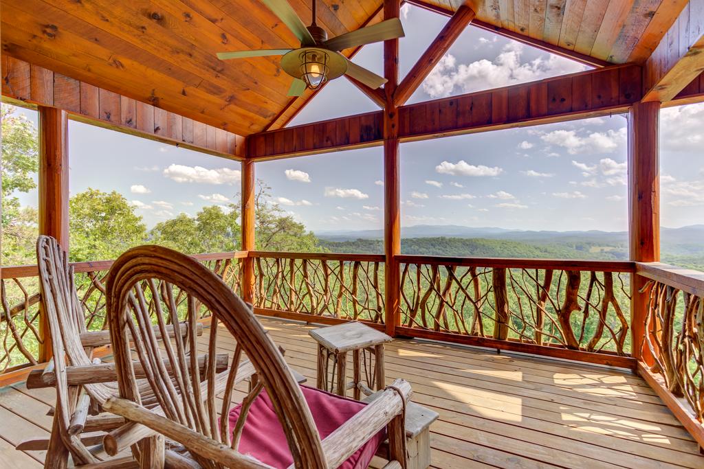 Cinnamon Bear Lodge - thumb 0