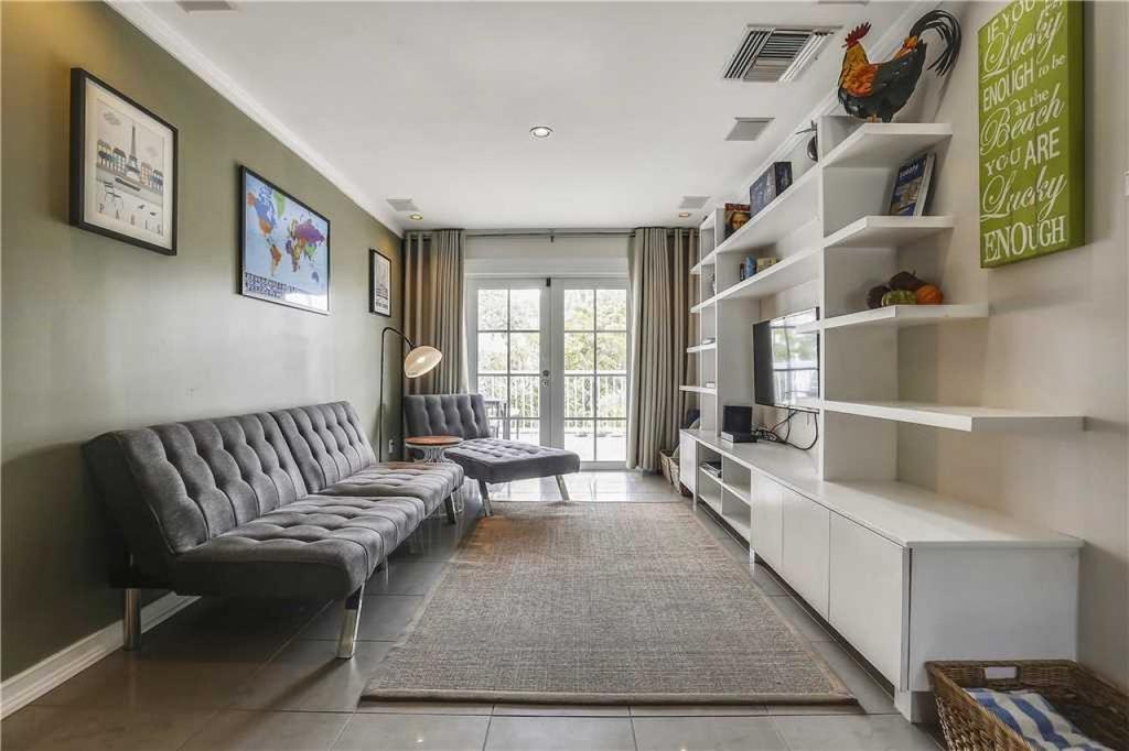 City Cay (Condo) - thumb 2