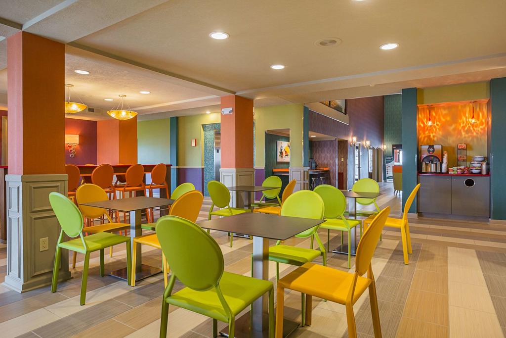 Clarion Inn & Suites - thumb 2