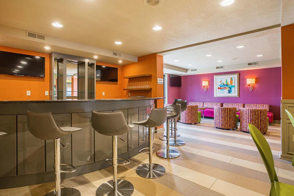 Clarion Inn & Suites - thumb 3