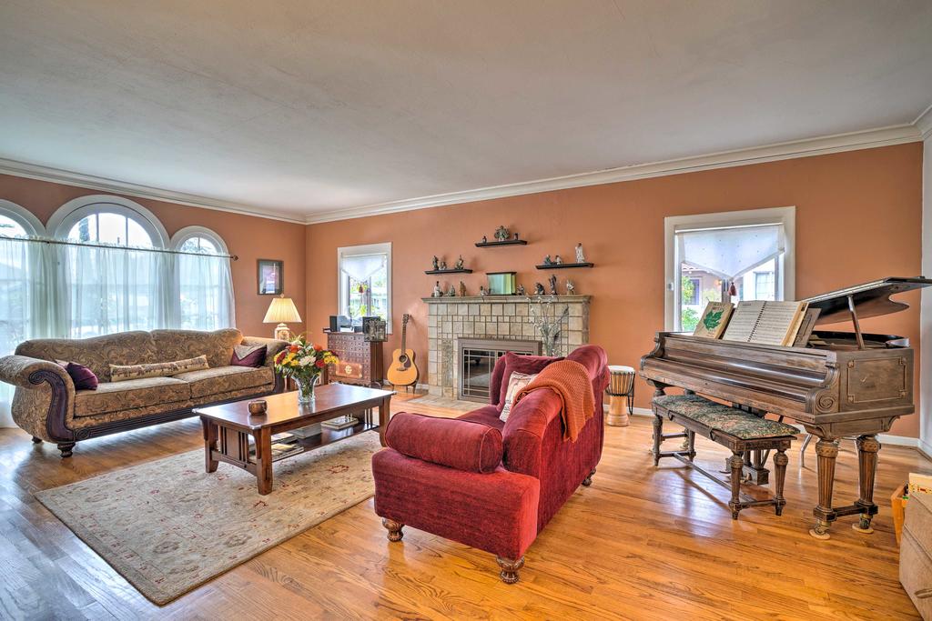 Classy SoCal Spanish Villa-Pool & Grand Piano - thumb 2