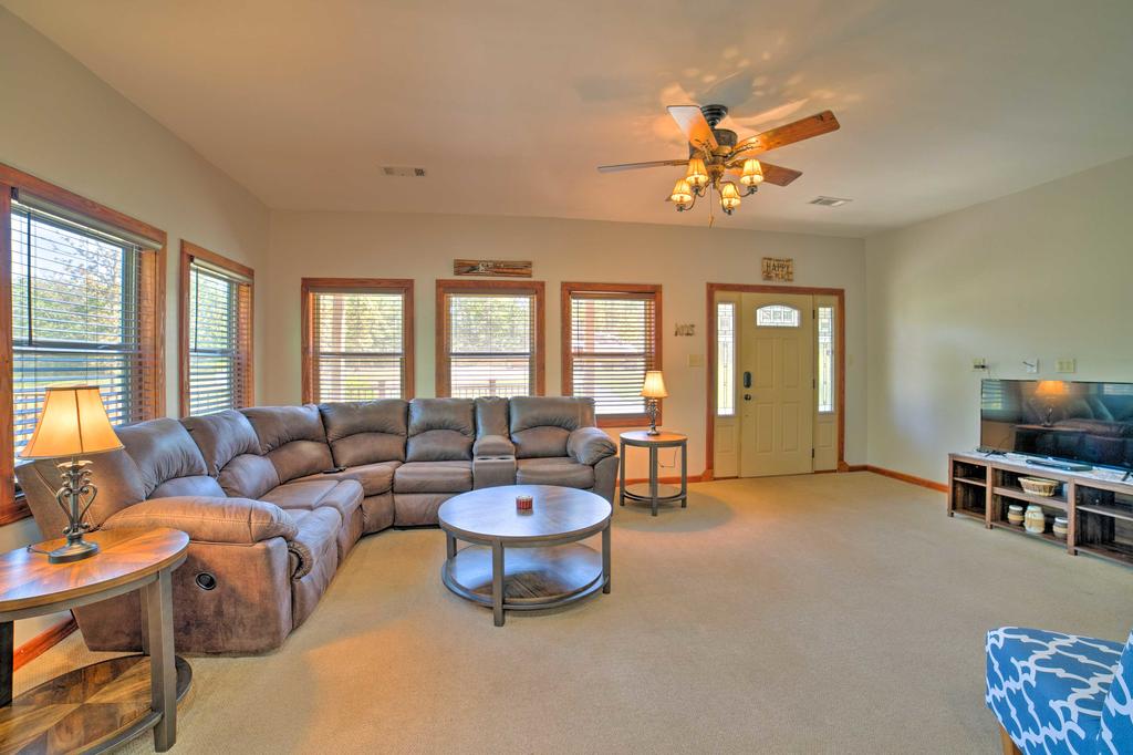 Coffeeville Cabin W/Deck  7 Mi. To Grenada Lk - thumb 2