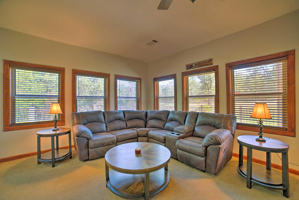 Coffeeville Cabin W/Deck  7 Mi. To Grenada Lk - thumb 3